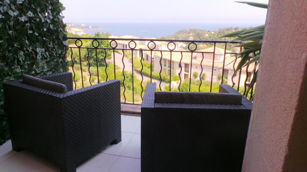 Appartements Modernes Vue Mer A Cap Esterel Saint-Raphaël Exteriör bild