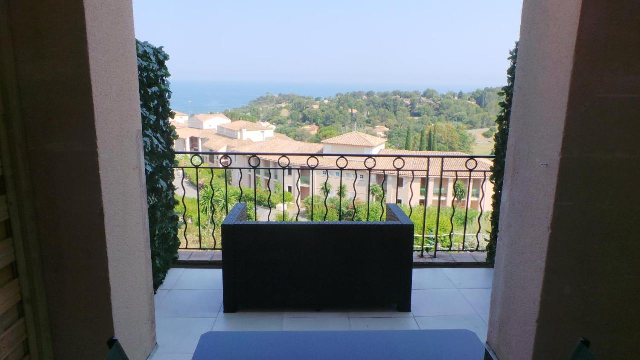 Appartements Modernes Vue Mer A Cap Esterel Saint-Raphaël Exteriör bild