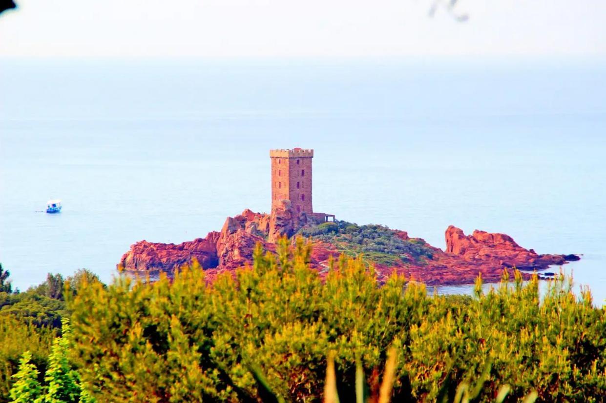 Appartements Modernes Vue Mer A Cap Esterel Saint-Raphaël Exteriör bild